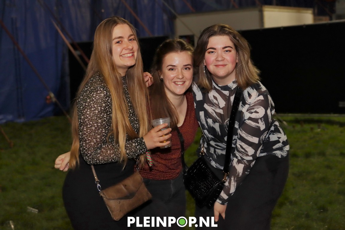 V R I J D A G     (70)